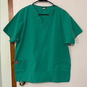 Dickies Green V-Neck Scrub Top Size Large